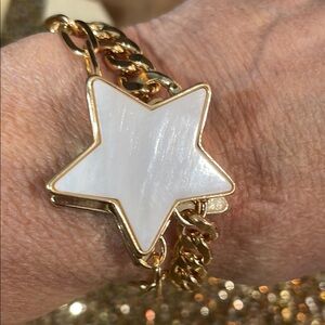 💋🎁White & Gold Bracelet with White Accent and two glorious gold link chains